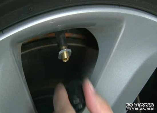 胎壓監測更換電池